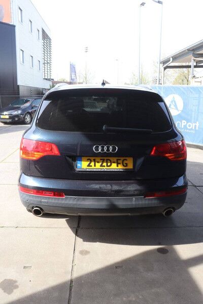 Audi Q7 - Sedan: foto 5 Audi Q7 - Sedan: foto 5