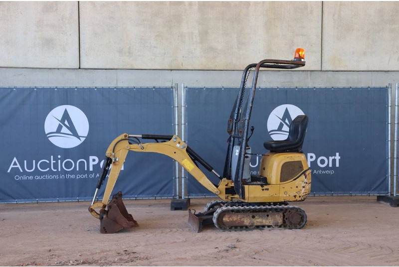 Caterpillar 300.9D - Miniexcavadora: foto 1 Caterpillar 300.9D - Miniexcavadora: foto 1