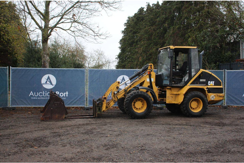 Caterpillar 908 - Cargadora de ruedas: foto 1 Caterpillar 908 - Cargadora de ruedas: foto 1