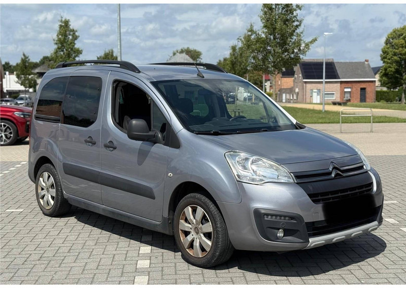 Citroën Berlingo (II - phase 3) Multispace _ 1.2 - Sedan: foto 5 Citroën Berlingo (II - phase 3) Multispace _ 1.2 - Sedan: foto 5