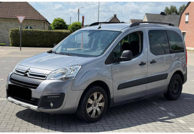 Citroën Berlingo (II - phase 3) Multispace _ 1.2 - Sedan: foto 1 Citroën Berlingo (II - phase 3) Multispace _ 1.2 - Sedan: foto 1