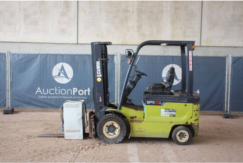 Clark EPX25i - Carretilla elevadora eléctrica: foto 2 Clark EPX25i - Carretilla elevadora eléctrica: foto 2