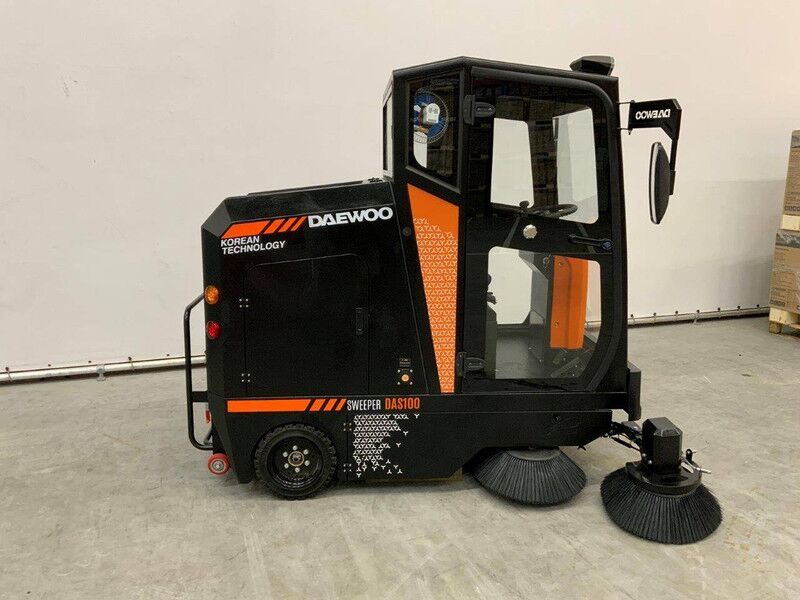 Daewoo DAS100 - Barredora vial: foto 3 Daewoo DAS100 - Barredora vial: foto 3