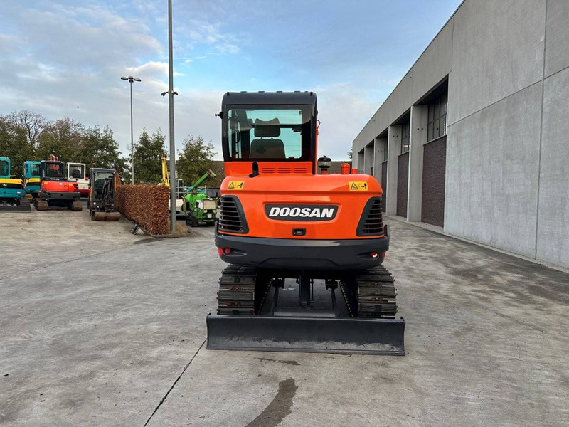 Doosan DX55-9C - Excavadora de cadenas: foto 5 Doosan DX55-9C - Excavadora de cadenas: foto 5