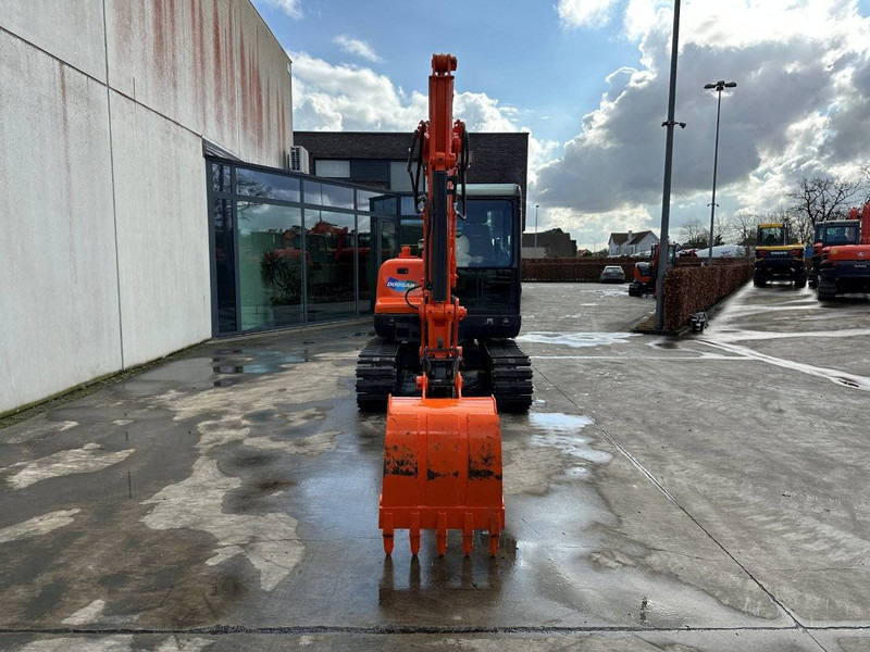 Doosan DX55-9C - Excavadora de cadenas: foto 2 Doosan DX55-9C - Excavadora de cadenas: foto 2