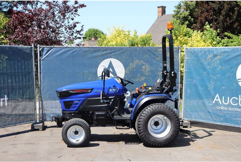 Farmtrac 25G Electric - Tractor: foto 2 Farmtrac 25G Electric - Tractor: foto 2