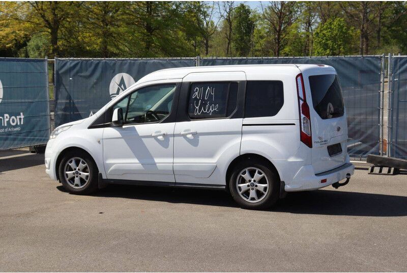 Ford Tourneo - Sedan: foto 4 Ford Tourneo - Sedan: foto 4