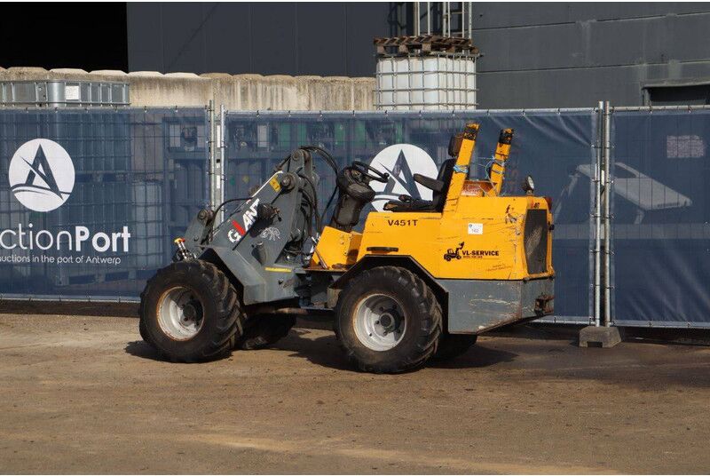 Giant V451T - Cargadora de ruedas: foto 3 Giant V451T - Cargadora de ruedas: foto 3