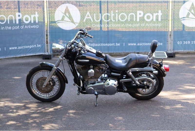 Harley-Davidson Dyna Super Glide - Motocicleta: foto 2 Harley-Davidson Dyna Super Glide - Motocicleta: foto 2