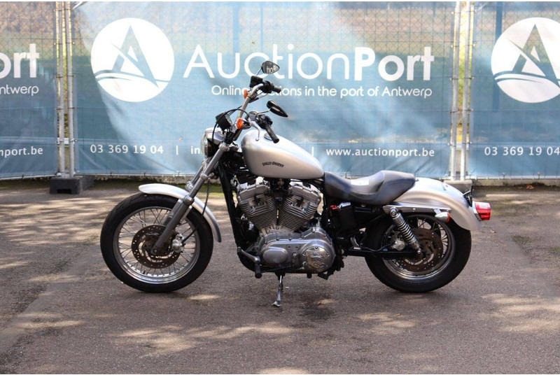 Harley-Davidson Sportster XL 883 Roadster - Motocicleta: foto 2 Harley-Davidson Sportster XL 883 Roadster - Motocicleta: foto 2