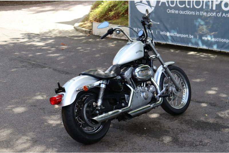 Motocicleta Harley-Davidson Sportster XL 883 Roadster: foto 6 Motocicleta Harley-Davidson Sportster XL 883 Roadster: foto 6