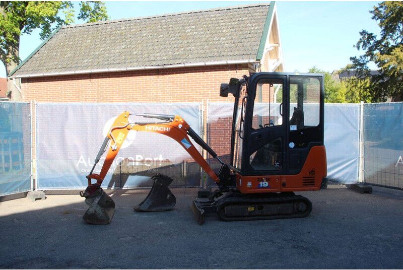 Hitachi ZX19-6CR - Miniexcavadora: foto 1 Hitachi ZX19-6CR - Miniexcavadora: foto 1