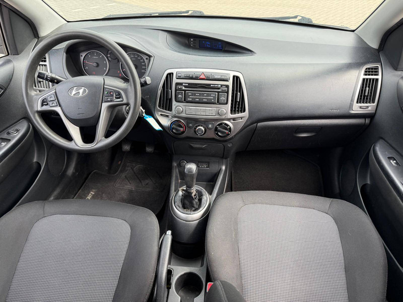 Sedan Hyundai i20 1.1 CRDI: foto 9