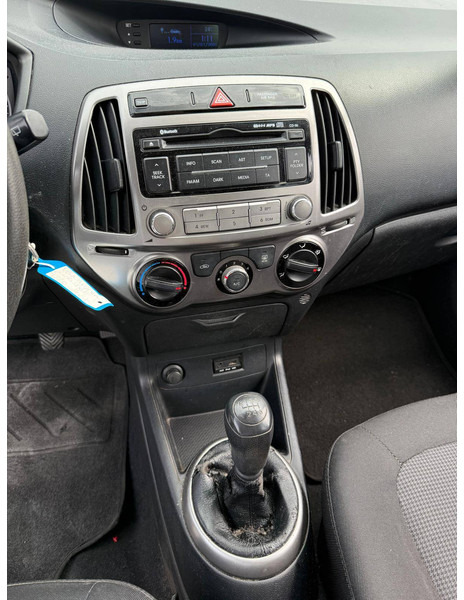 Sedan Hyundai i20 1.1 CRDI: foto 10