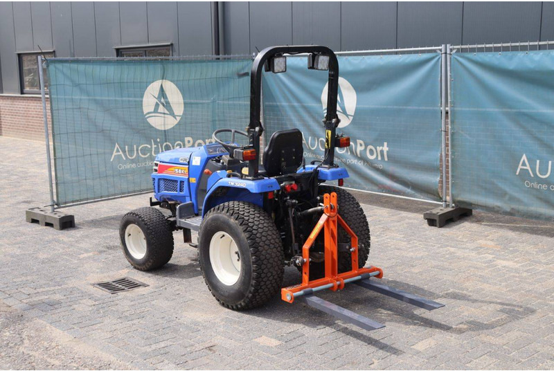 Iseki TM 3240 - Tractor: foto 4 Iseki TM 3240 - Tractor: foto 4