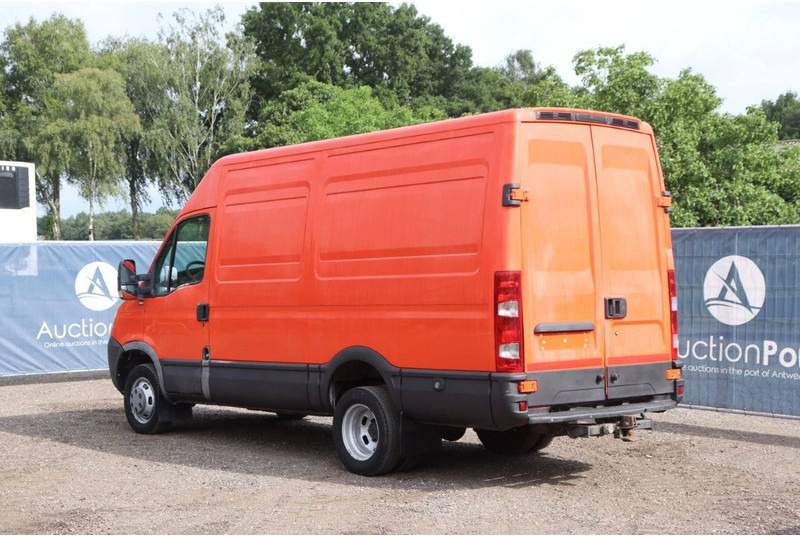 Iveco Daily 35J12B43A - Furgón: foto 4 Iveco Daily 35J12B43A - Furgón: foto 4