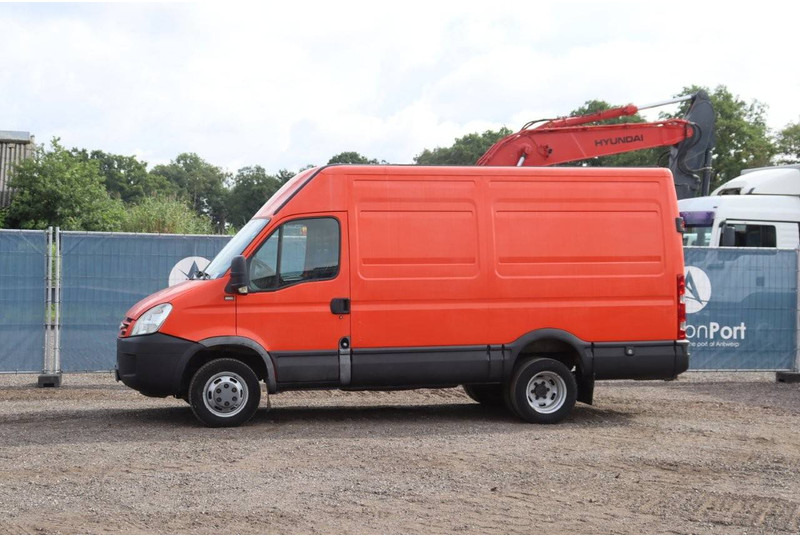 Iveco Daily 35J12B43A - Furgón: foto 1 Iveco Daily 35J12B43A - Furgón: foto 1