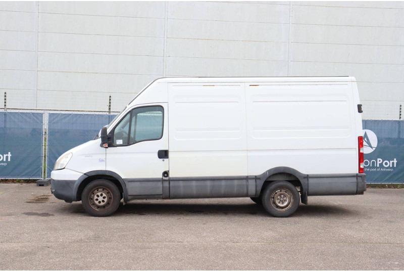 Iveco Daily 35S13 - Furgón: foto 2 Iveco Daily 35S13 - Furgón: foto 2