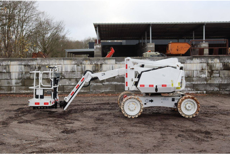 JLG 340AJ - Plataforma articulada: foto 2 JLG 340AJ - Plataforma articulada: foto 2