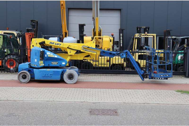 JLG M400AJPN - Plataforma articulada: foto 2 JLG M400AJPN - Plataforma articulada: foto 2