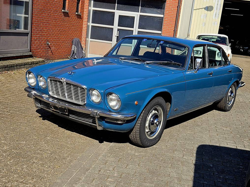 Jaguar XJ 4.2 Manual 4-Speed Overdrive - Sedan: foto 1 Jaguar XJ 4.2 Manual 4-Speed Overdrive - Sedan: foto 1
