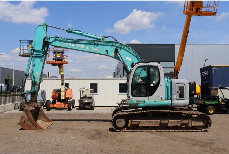 Kobelco SK235SR - Excavadora de cadenas: foto 2 Kobelco SK235SR - Excavadora de cadenas: foto 2