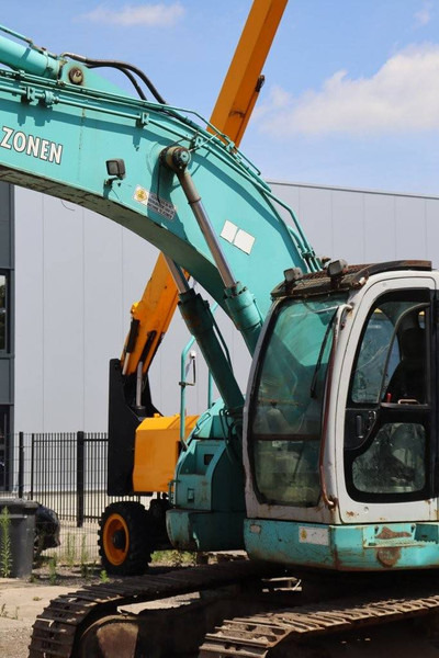 Excavadora de cadenas Kobelco SK235SR: foto 12