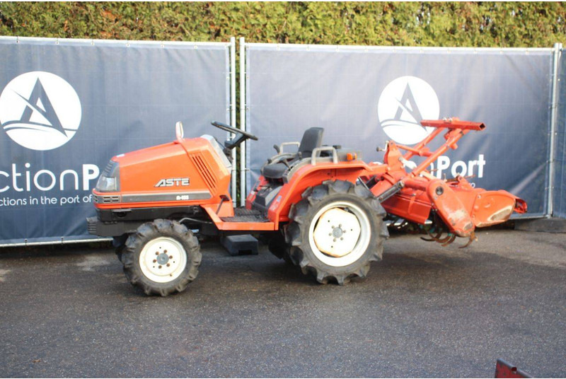 Kubota Aste A-155 - Tractor: foto 1 Kubota Aste A-155 - Tractor: foto 1