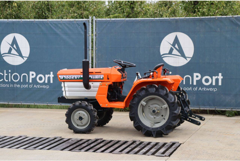 Kubota B1502DT - Tractor: foto 3 Kubota B1502DT - Tractor: foto 3