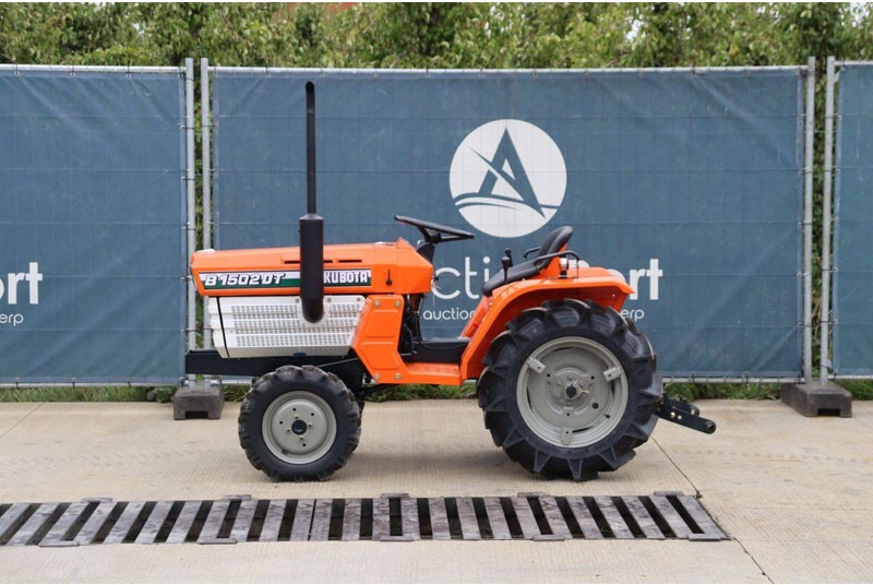 Kubota B1502DT - Tractor: foto 2 Kubota B1502DT - Tractor: foto 2