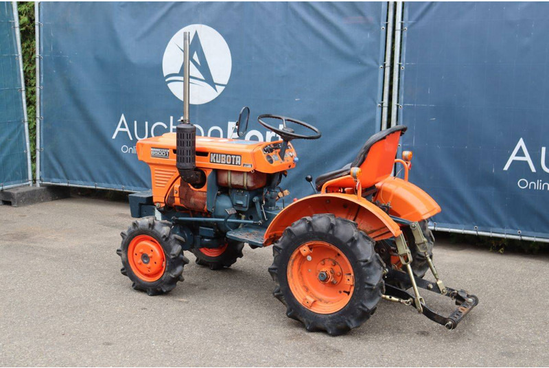 Kubota B5001 - Tractor: foto 3 Kubota B5001 - Tractor: foto 3