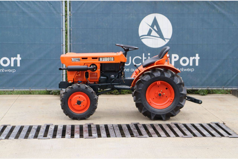 Kubota B7001DT - Tractor: foto 2 Kubota B7001DT - Tractor: foto 2