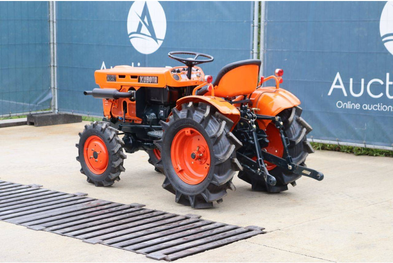 Kubota B7001DT - Tractor: foto 4 Kubota B7001DT - Tractor: foto 4