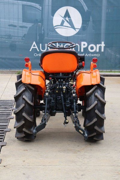Kubota B7001DT - Tractor: foto 5 Kubota B7001DT - Tractor: foto 5