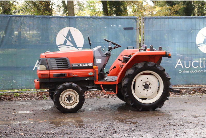 Kubota GL240 - Tractor: foto 1 Kubota GL240 - Tractor: foto 1