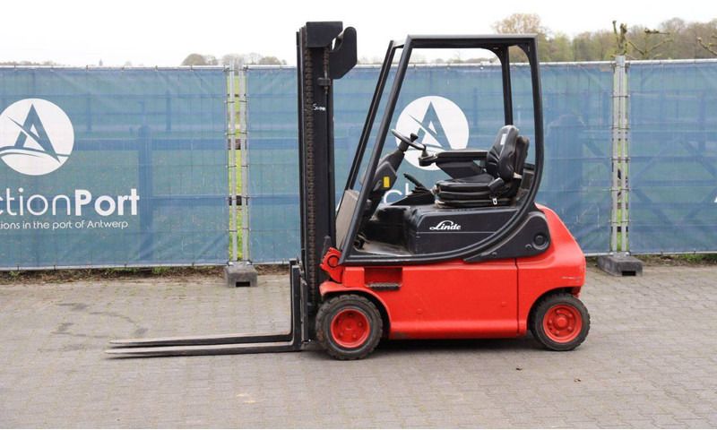 Linde E18P-02 - Carretilla elevadora eléctrica: foto 1 Linde E18P-02 - Carretilla elevadora eléctrica: foto 1