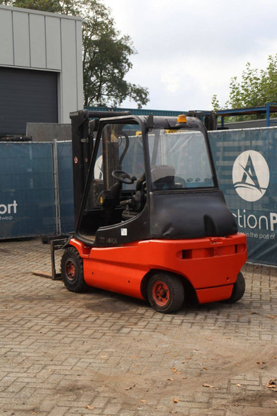 Linde E30/02 - Carretilla elevadora eléctrica: foto 4 Linde E30/02 - Carretilla elevadora eléctrica: foto 4