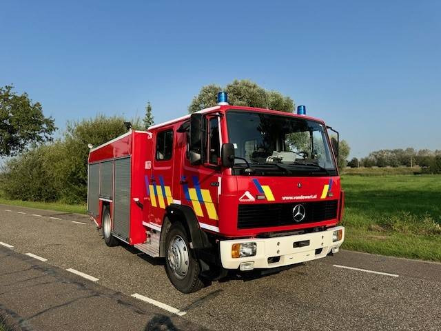 Mercedes-Benz 1124 - Camión de bomberos: foto 3 Mercedes-Benz 1124 - Camión de bomberos: foto 3