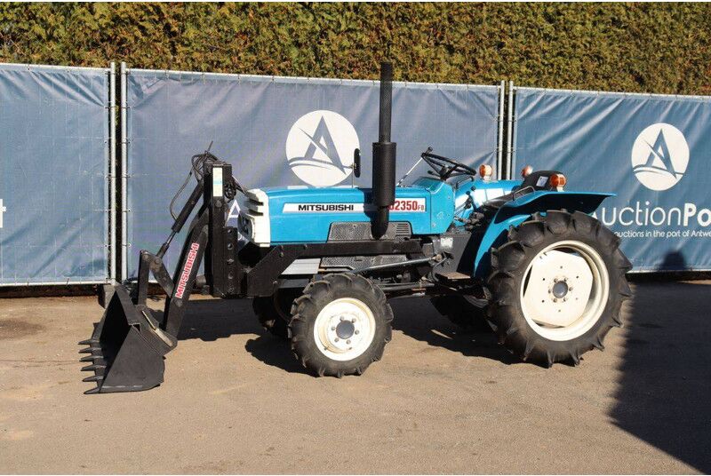 Mitsubishi D2350FD - Tractor: foto 1 Mitsubishi D2350FD - Tractor: foto 1