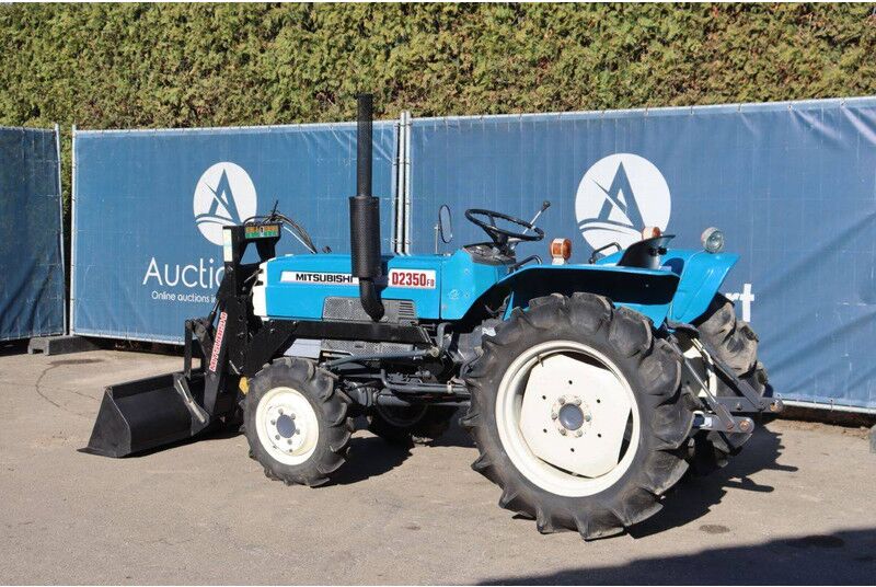 Mitsubishi D2350FD - Tractor: foto 3 Mitsubishi D2350FD - Tractor: foto 3