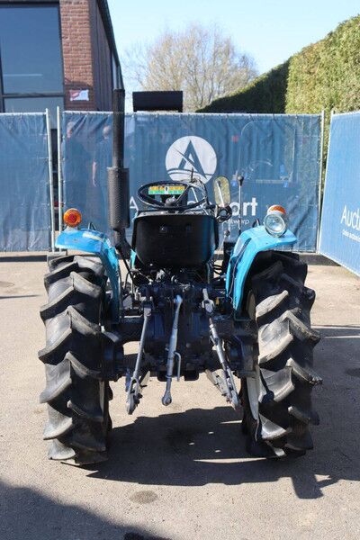 Mitsubishi D2350FD - Tractor: foto 5 Mitsubishi D2350FD - Tractor: foto 5