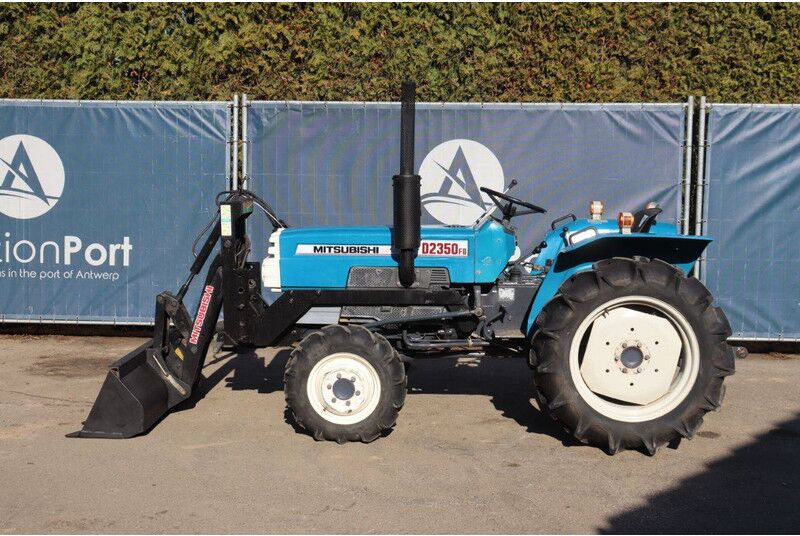 Mitsubishi D2350FD - Tractor: foto 2 Mitsubishi D2350FD - Tractor: foto 2