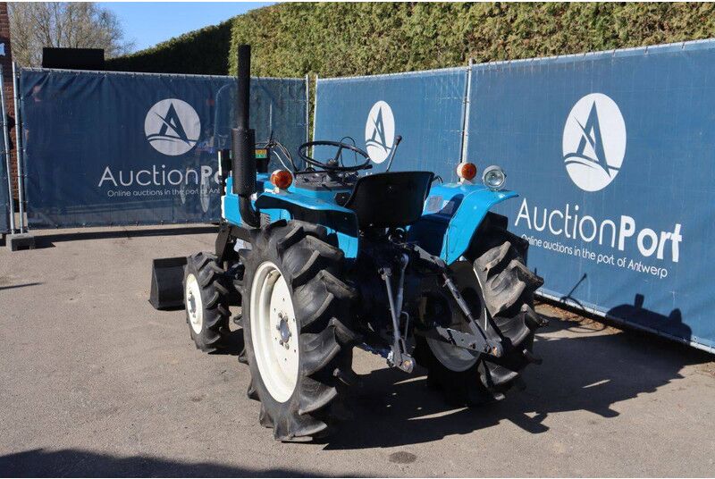 Mitsubishi D2350FD - Tractor: foto 4 Mitsubishi D2350FD - Tractor: foto 4