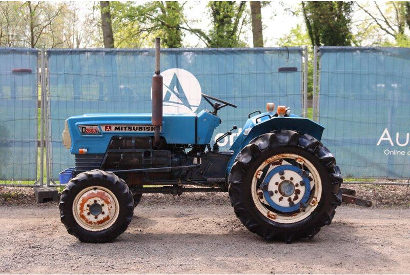 Mitsubishi D2600FD - Tractor: foto 2 Mitsubishi D2600FD - Tractor: foto 2