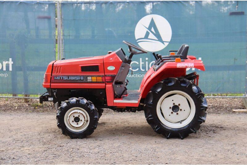 Mitsubishi MT15D - Tractor: foto 2 Mitsubishi MT15D - Tractor: foto 2