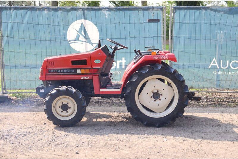 Mitsubishi MT20 - Tractor: foto 2 Mitsubishi MT20 - Tractor: foto 2
