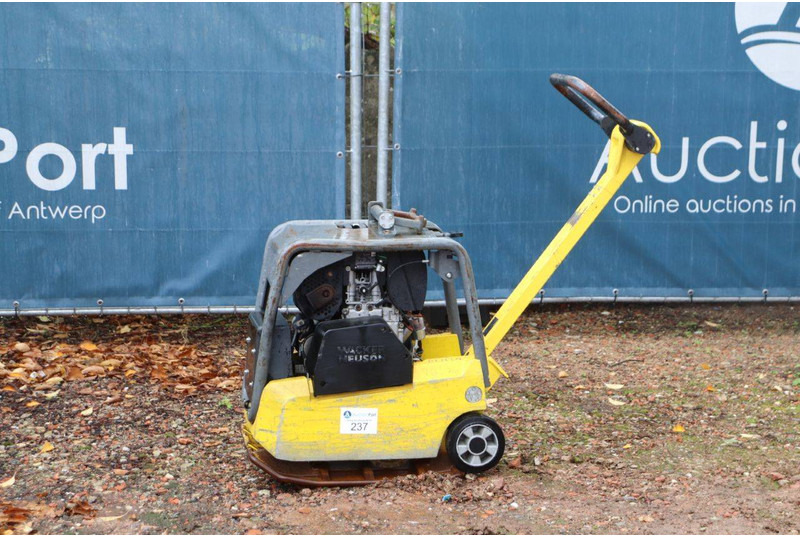 Neuson DPU3050 - Plancha reversible: foto 1 Neuson DPU3050 - Plancha reversible: foto 1