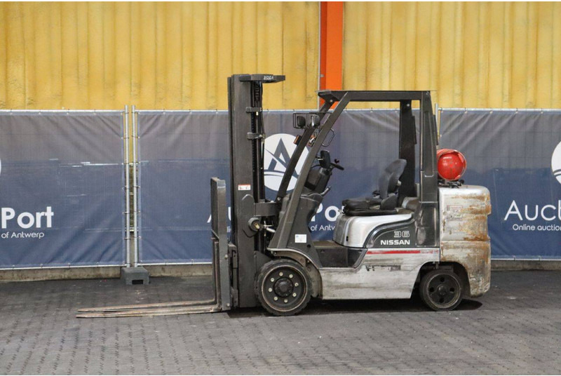 Nissan MC UG1F - Carretilla elevadora de gas: foto 1 Nissan MC UG1F - Carretilla elevadora de gas: foto 1