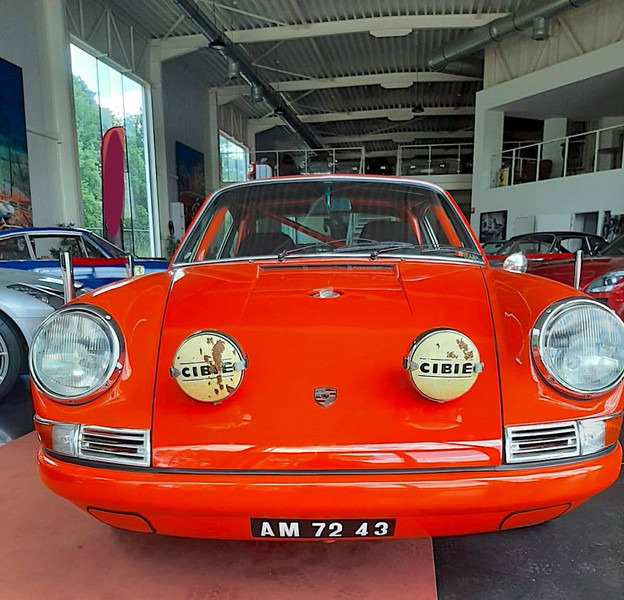 Porsche 911 T - Sedan: foto 4 Porsche 911 T - Sedan: foto 4