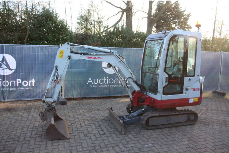 Takeuchi TB016 - Miniexcavadora: foto 1 Takeuchi TB016 - Miniexcavadora: foto 1